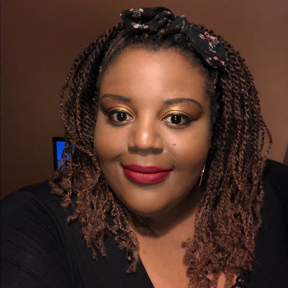 Meet your Posher, Jocelynne - Picture 1 of 1